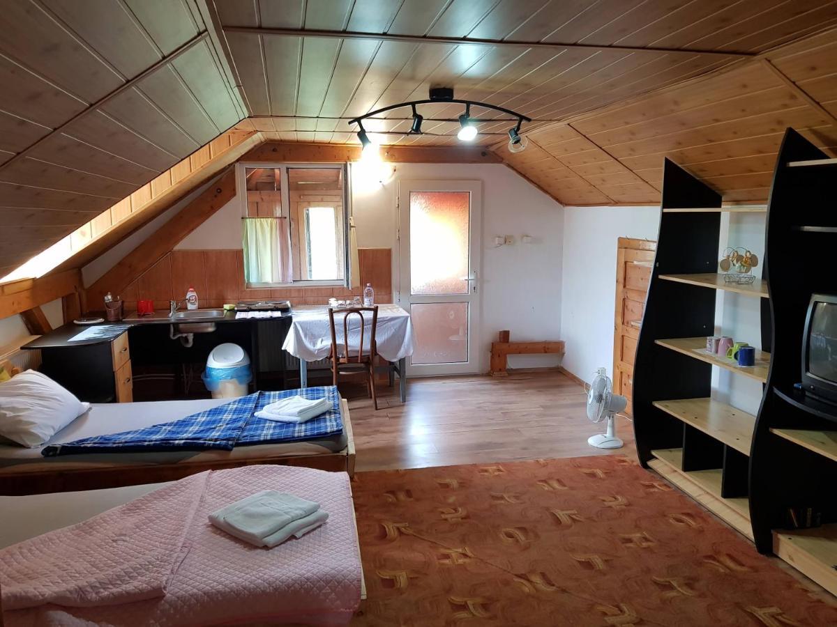 Hompot Accommodation Deva Ngoại thất bức ảnh